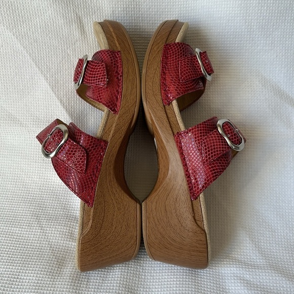 Dansko Sophie Wedge Red Snake Two Adjustable Straps Sandals Size EU 41 US 9 - Picture 5 of 12